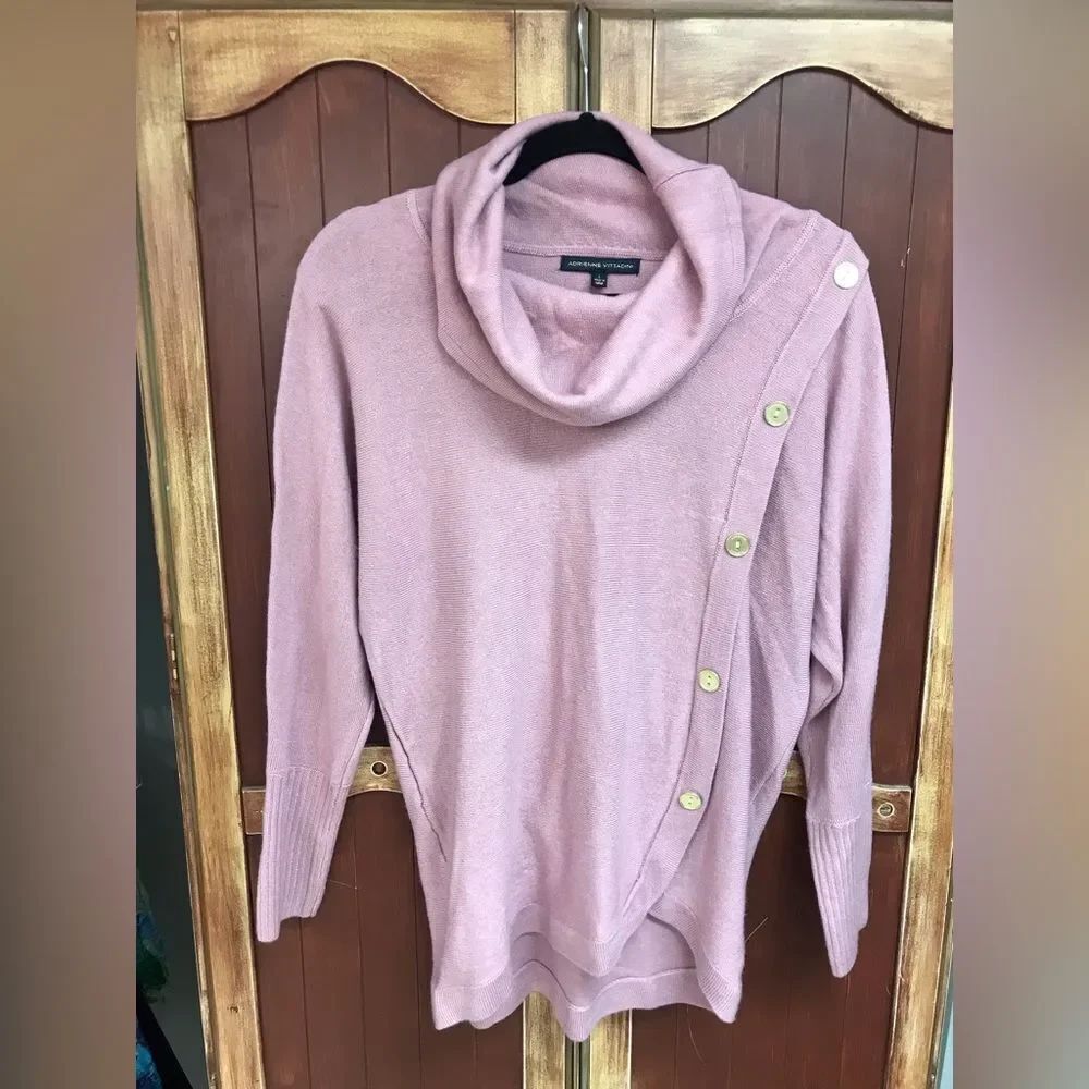 Beautiful Adrienne Vittadini Sweater
